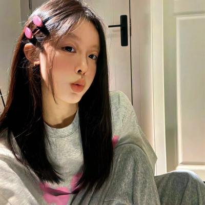 为了受伤的右眼